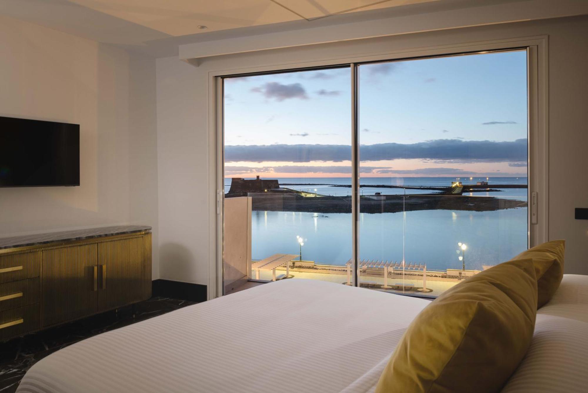 Blue Marina Suites - Boutique Apartments Arrecife  Buitenkant foto