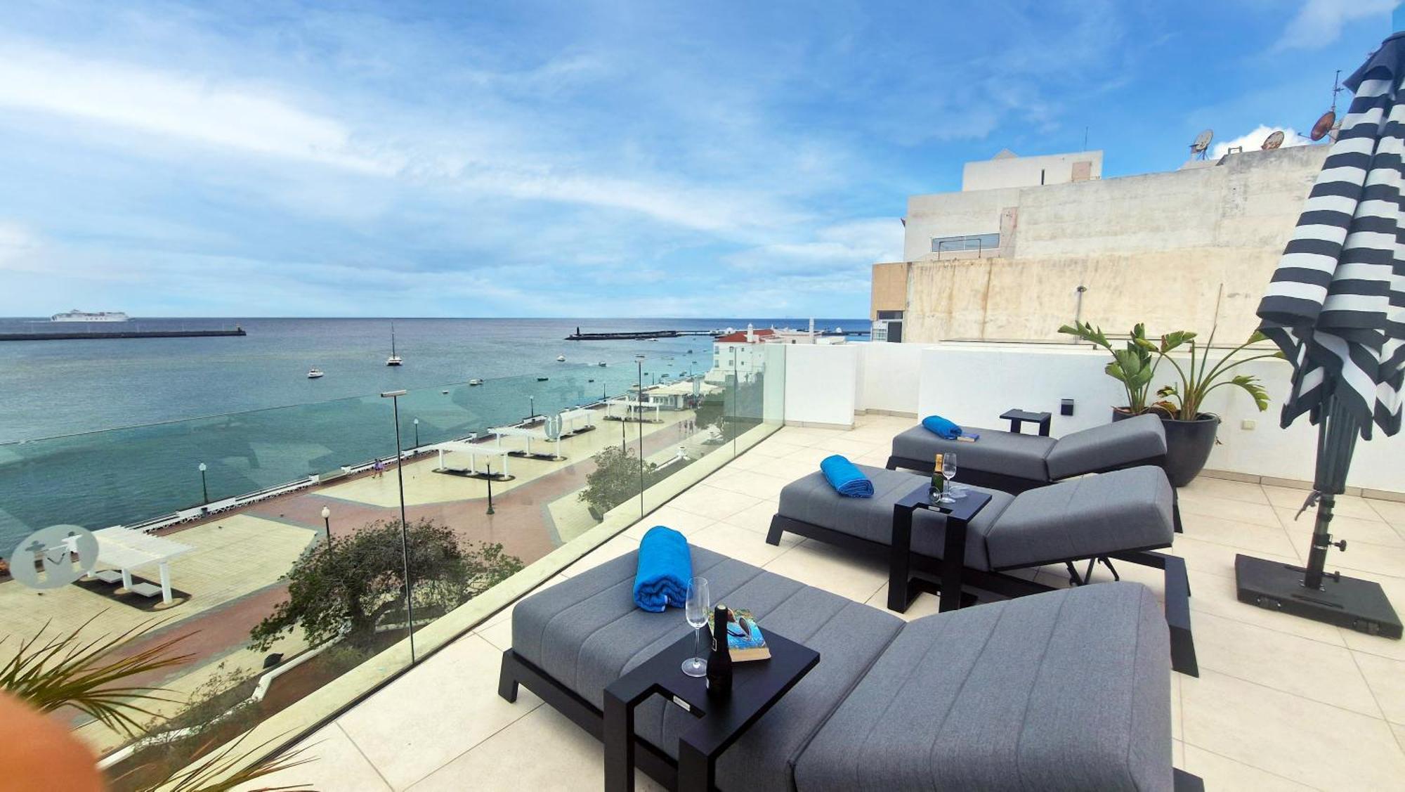 Blue Marina Suites - Boutique Apartments Arrecife  Buitenkant foto