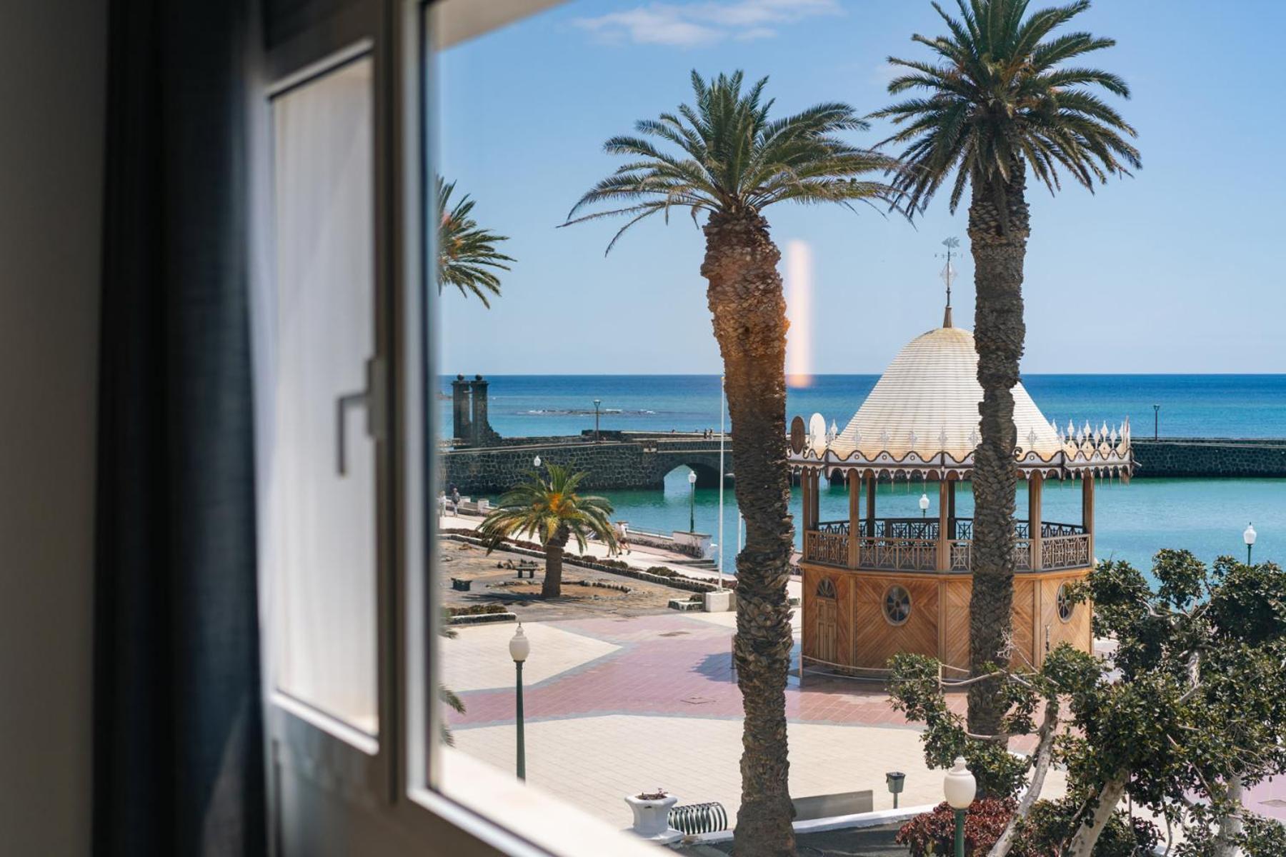 Blue Marina Suites - Boutique Apartments Arrecife  Buitenkant foto