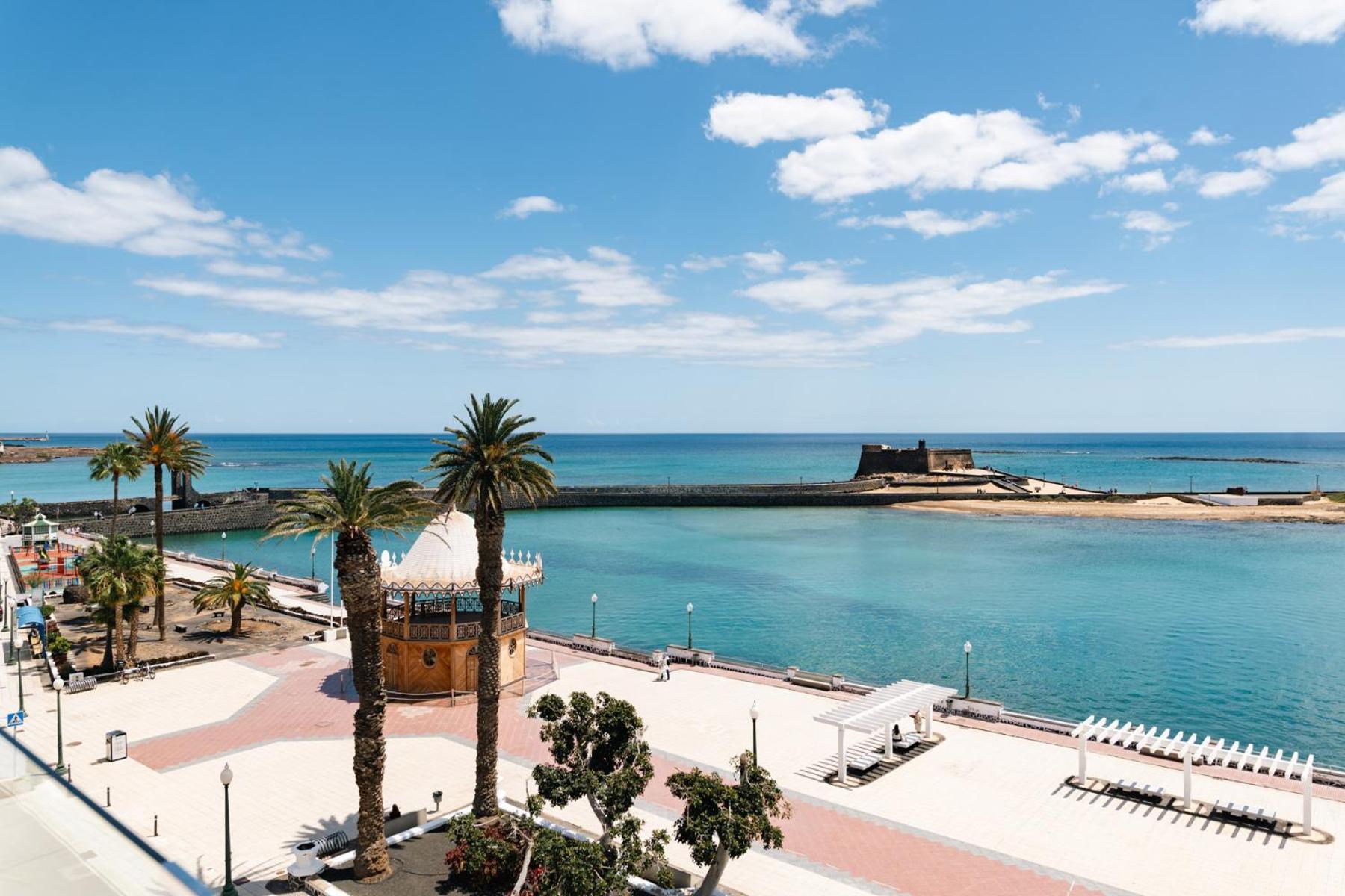 Blue Marina Suites - Boutique Apartments Arrecife  Buitenkant foto